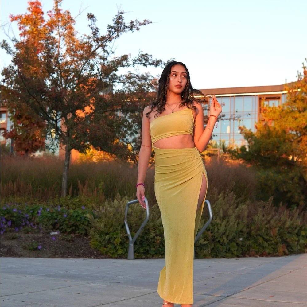 Chic Lime Green One-Shoulder Dress - Picture 5 of 6